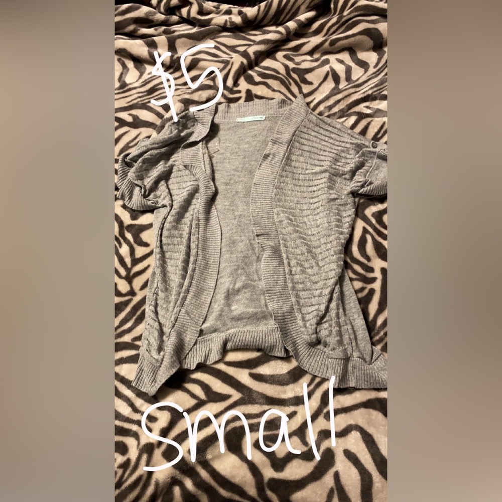Maurice’s Gray short sleeve cardigan